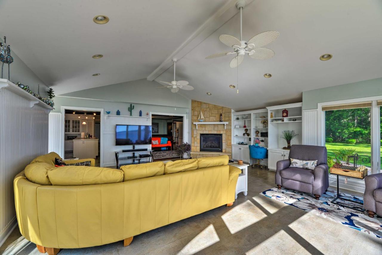 Bayfront Blounts Creek Home Private Beach And Dock! Whichard Beach エクステリア 写真